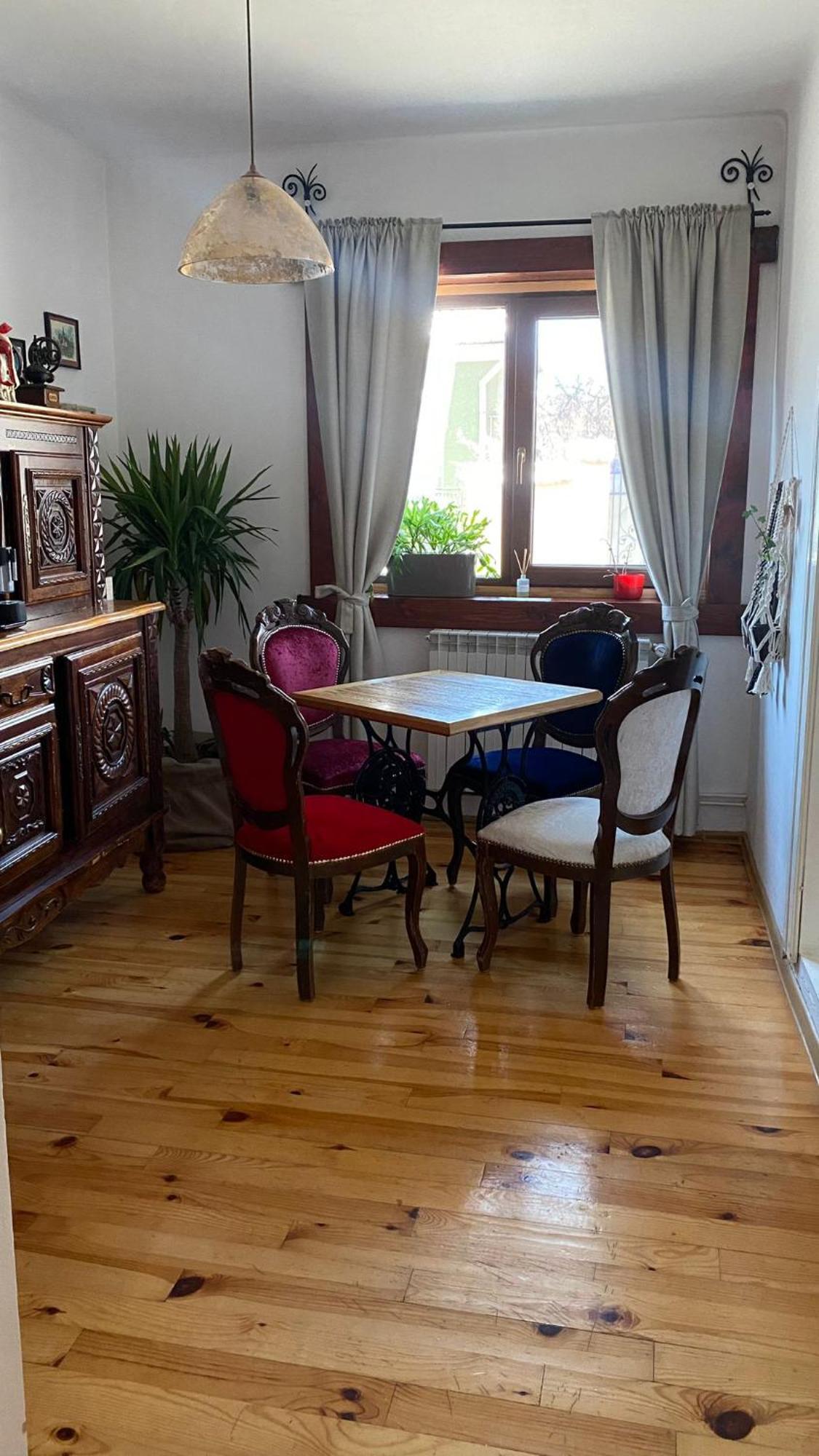 Home Of Art Rîşnov Luaran gambar